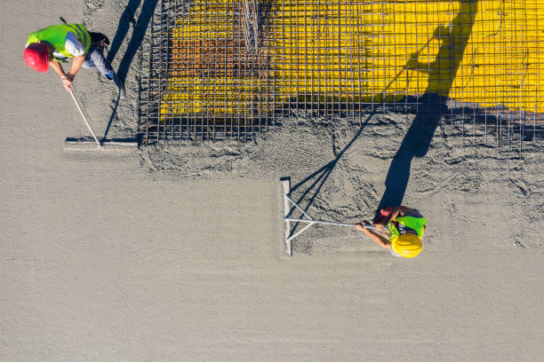 Best Commercial Concrete Contractor  in Dillsboro, IN